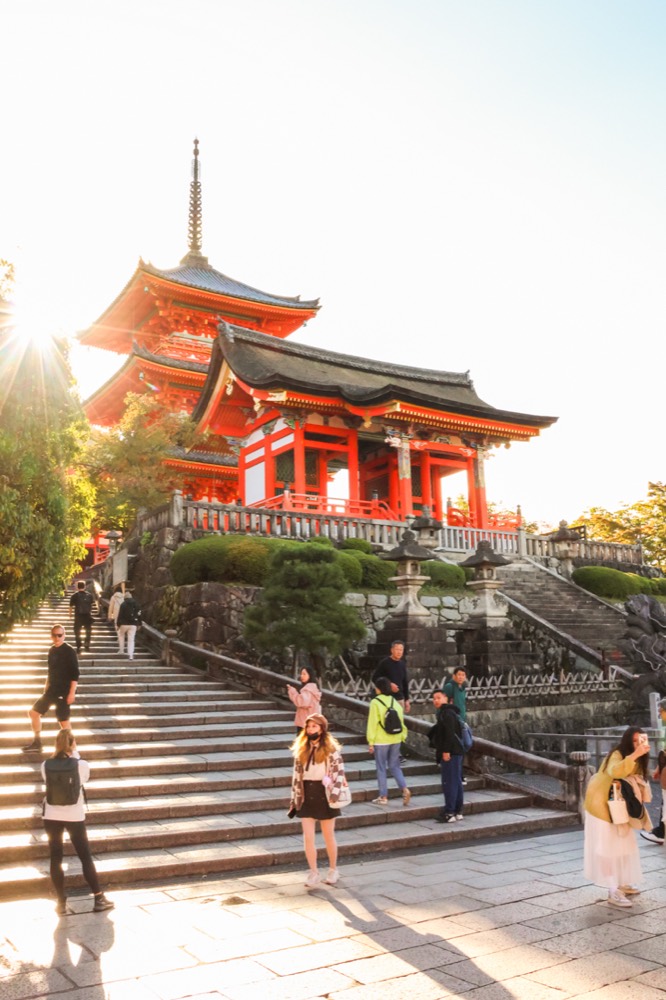 Japan &mdash; documentary frame