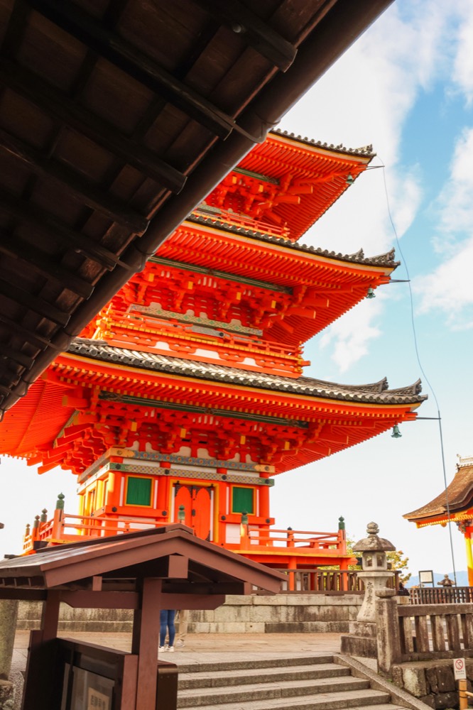 Japan &mdash; documentary frame